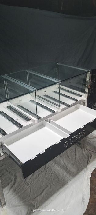 2szt Gabloty witryny szklane Guess