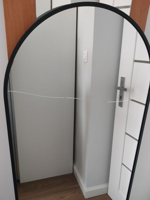 Lustro półowalne