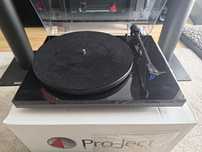 Gramofon Pro-Ject Debut Carbon