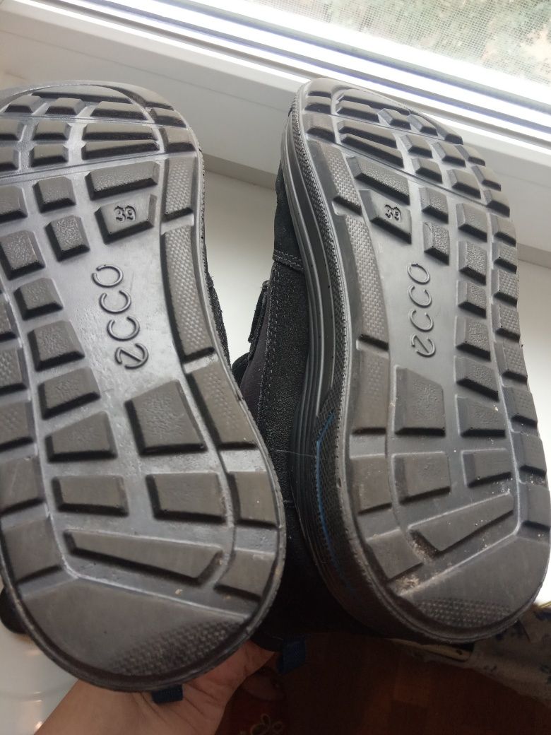 Зимние  ботинки  ECCO