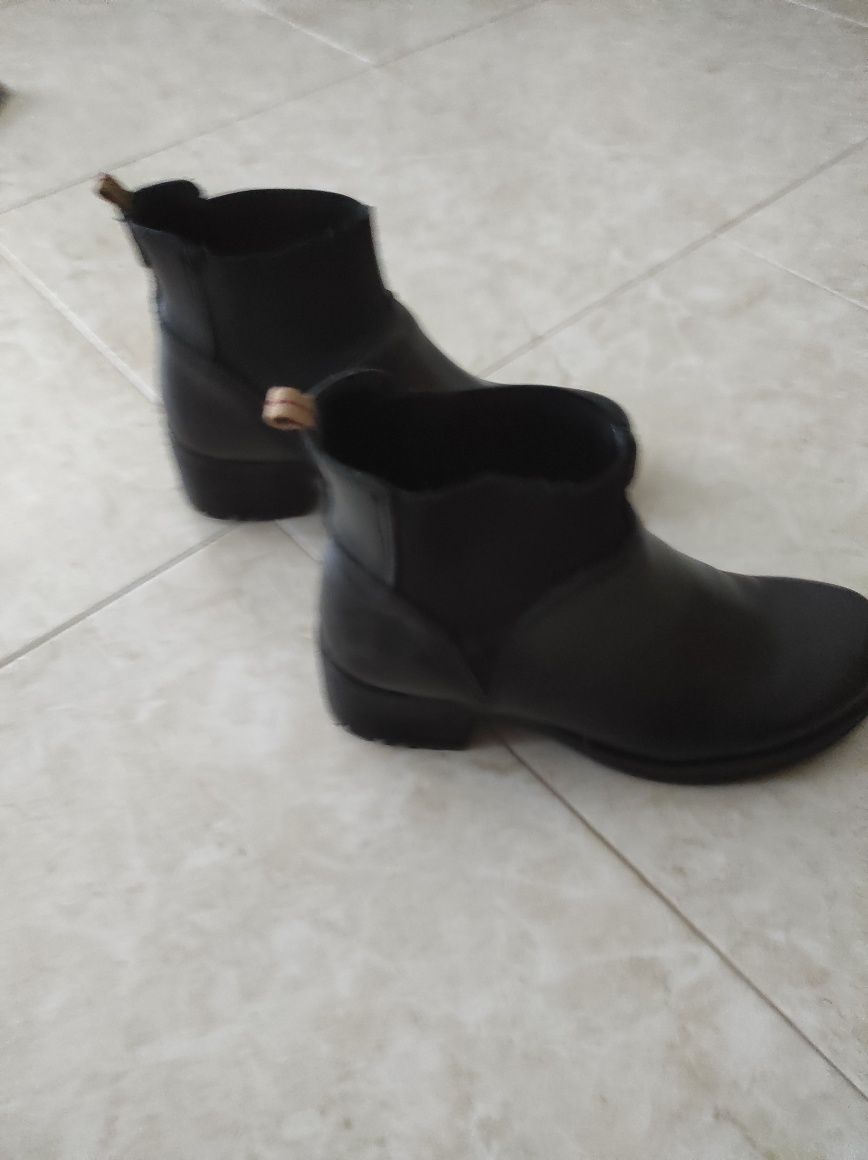 Botas para senhora de cano curto