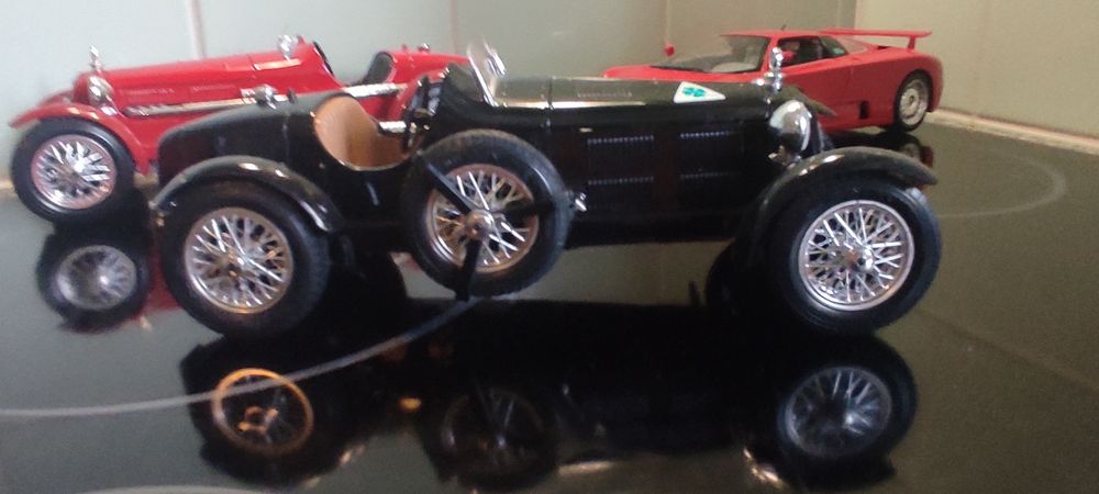 1/18 Alfa Romeo 2300 Monza Burago carro coleção miniatura