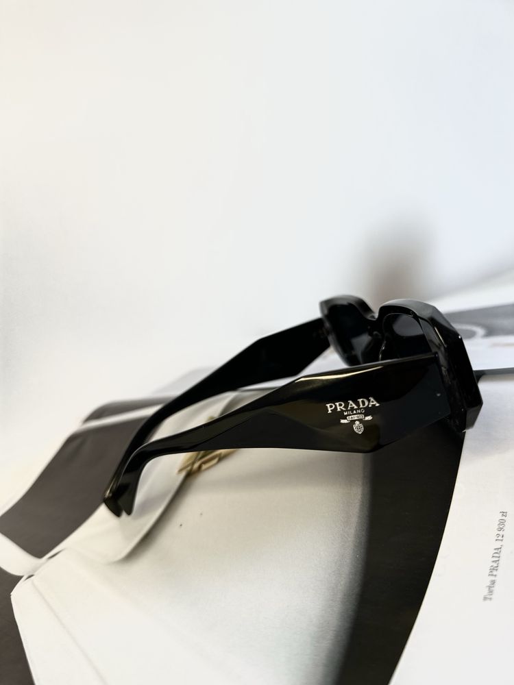 Modne i popularne damskie okulary przeciwsłoneczne  w stylu Prada