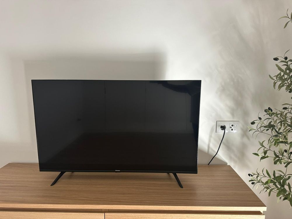 TV Hisense 43” LED 4K Smart – Modelo H43B7100