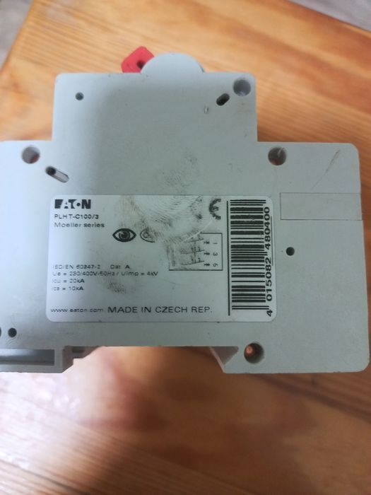 Автоматичний вимикач EATON C100A