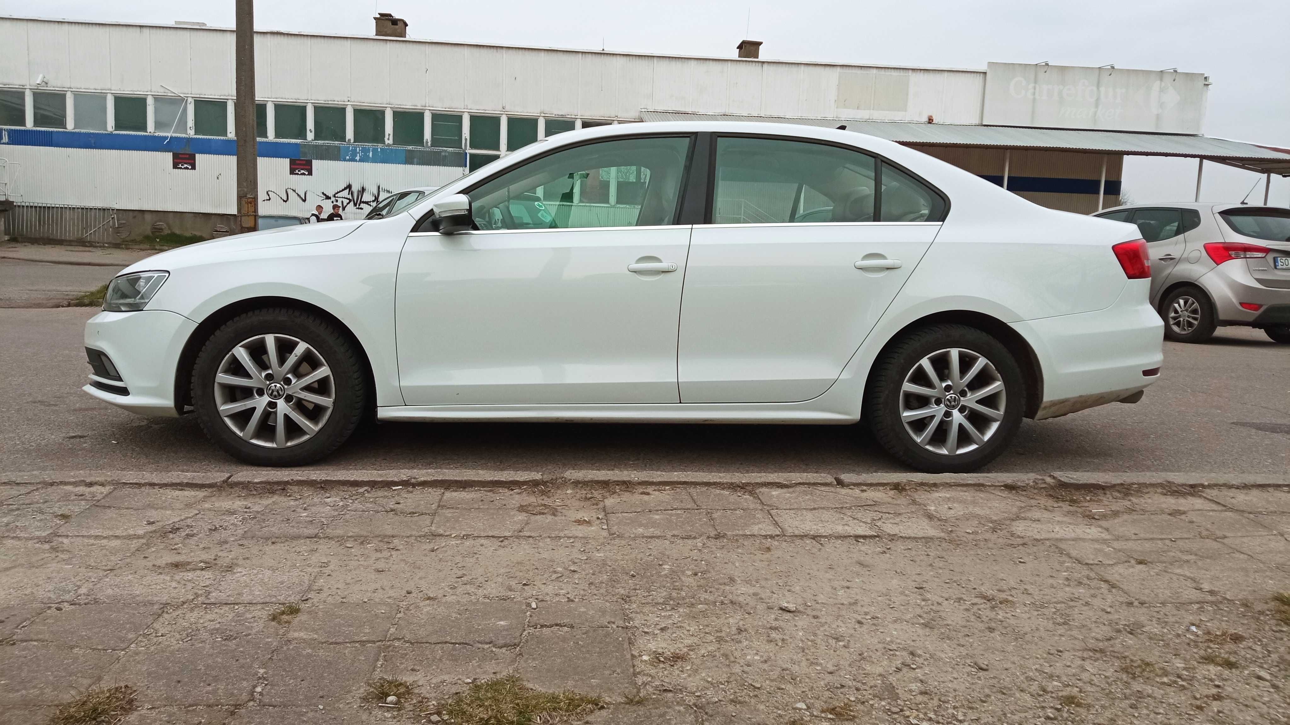 VW JETTA 1.8 Benzyna, 2014r Automat ,Jasny środek, Możliwa zamiana