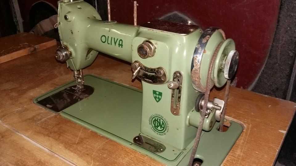 Máquina de costura  Oliva