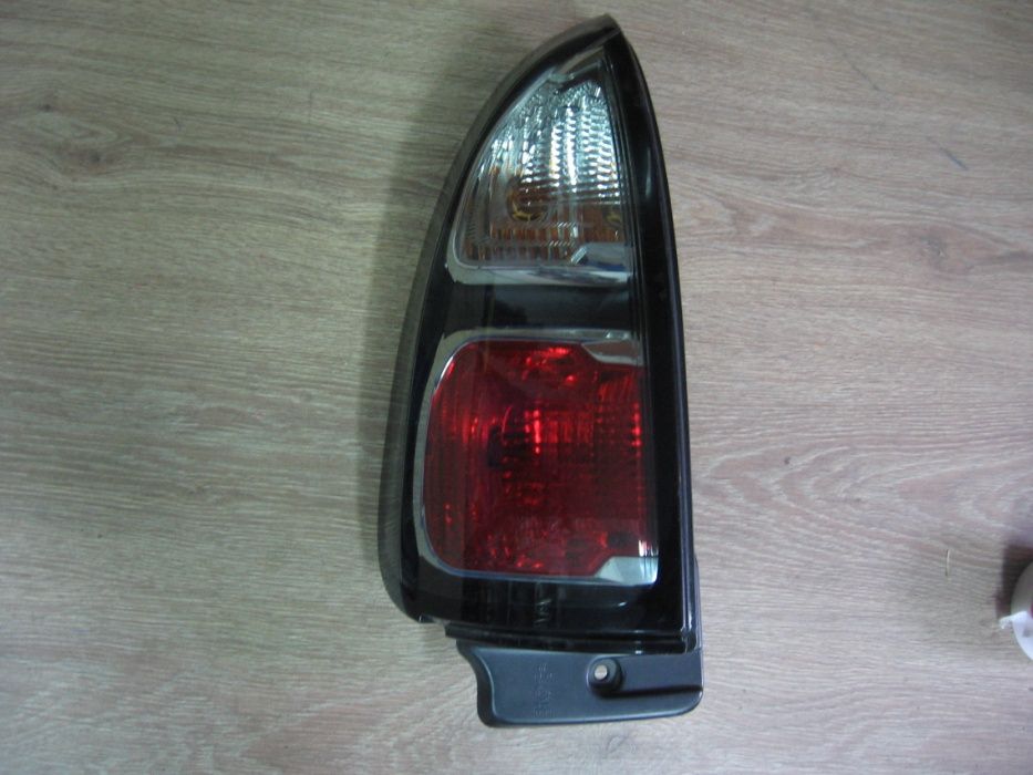 Lampa tylna lewa Citroen C3 Picasso