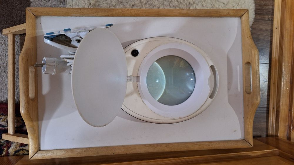 Лампа- лупа для косметолога