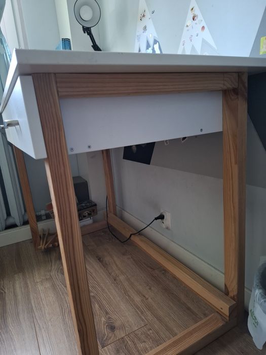 Biurko białe 60 x110 cm skandynawskie drewno
