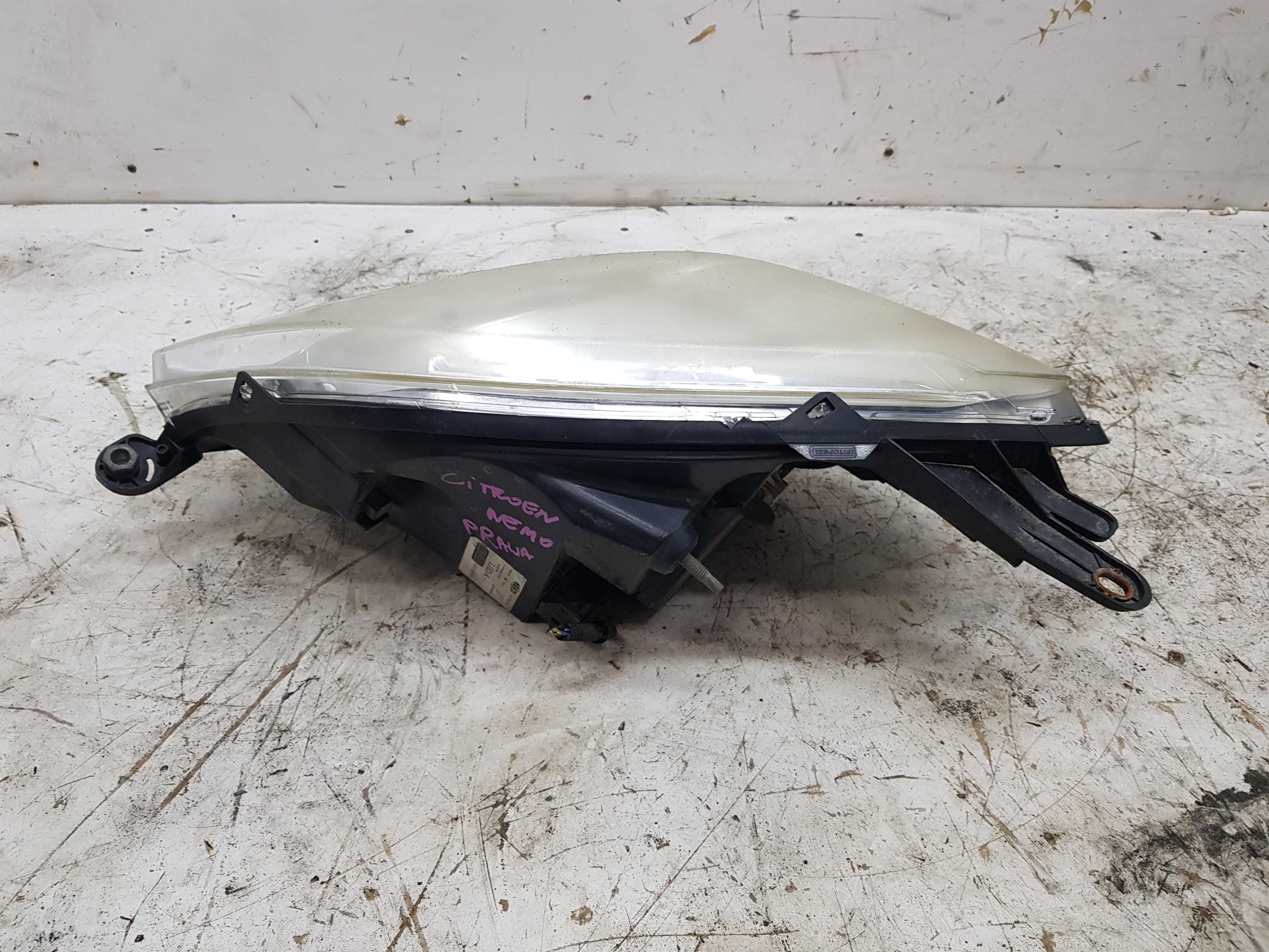 Citroen Nemo Fiat Fiorino Bipper Qubo Lampa Prawa Przednia Prawy Przód