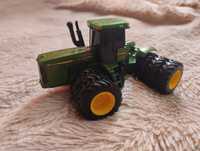 Трактор john deere