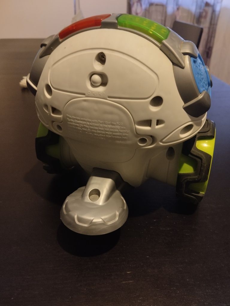 Movi o robot interativo