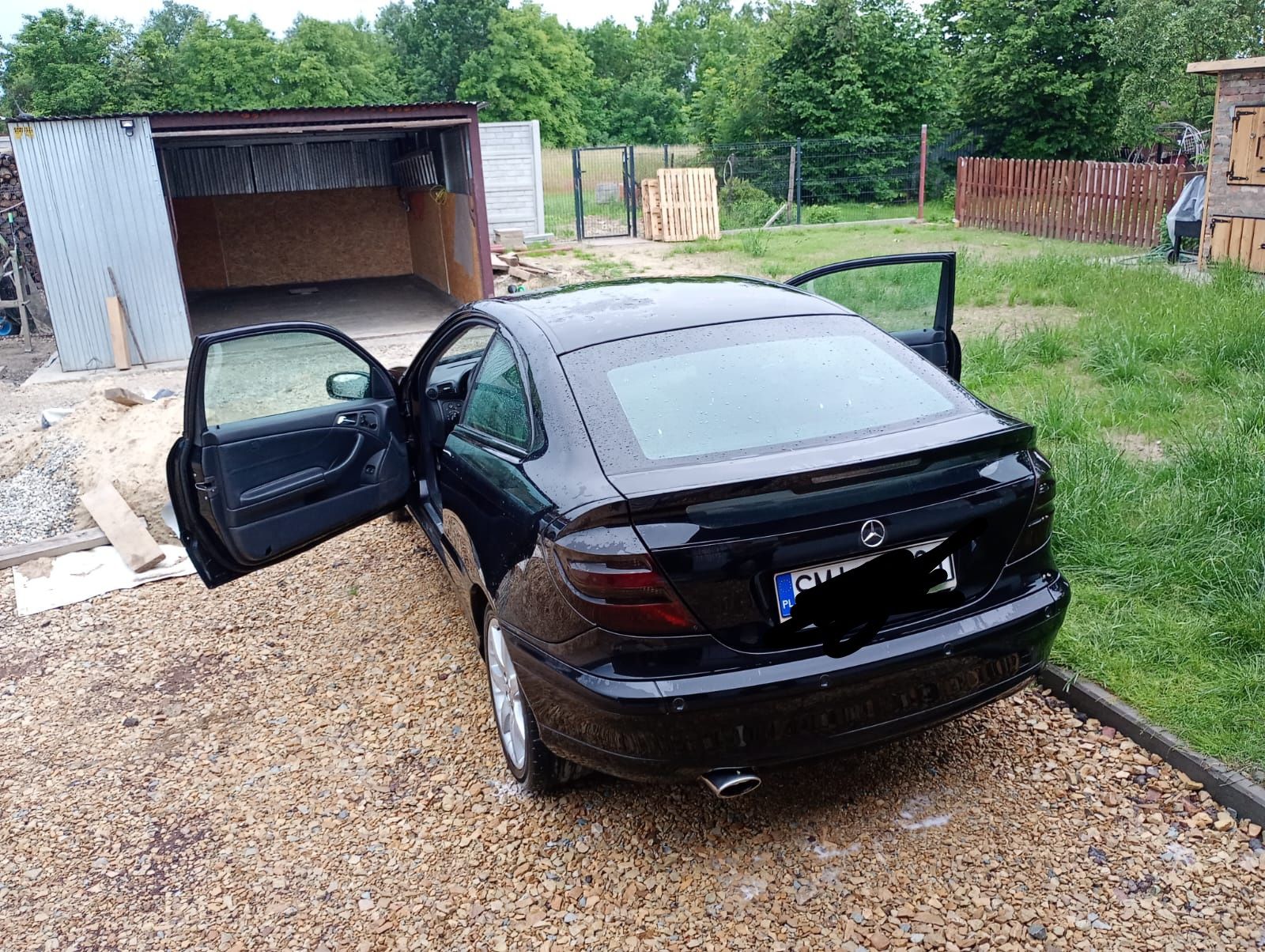 Mercedes - benz.