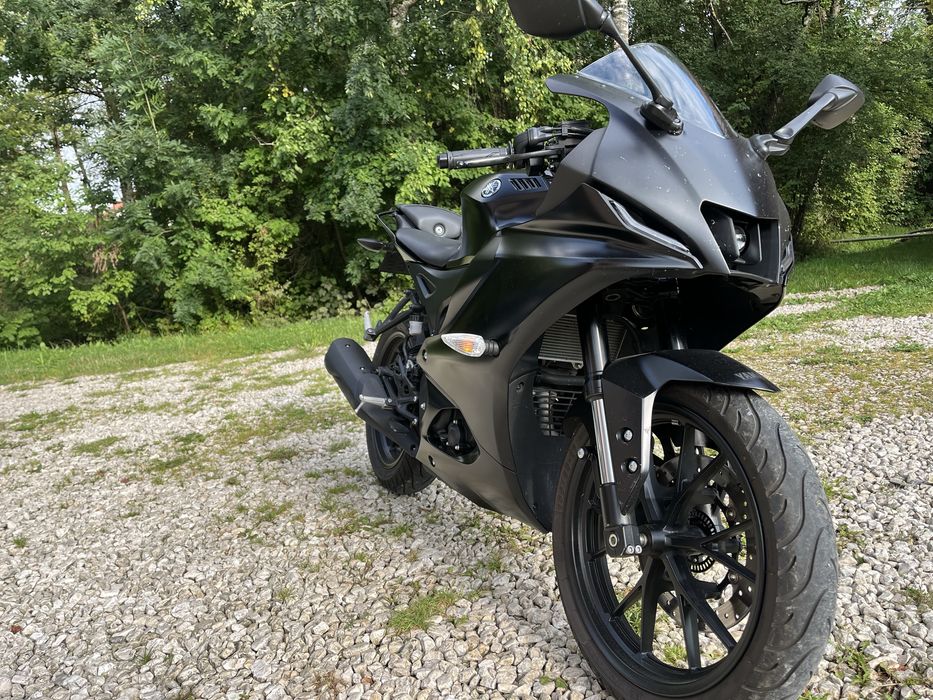 Yamaha yzf r 125 Tech Black niski przebieg ABS kontrola trakcji