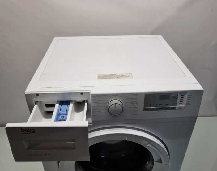 Pralka beko WTG841B2W  o wadze 8 kg 1400 obr./min