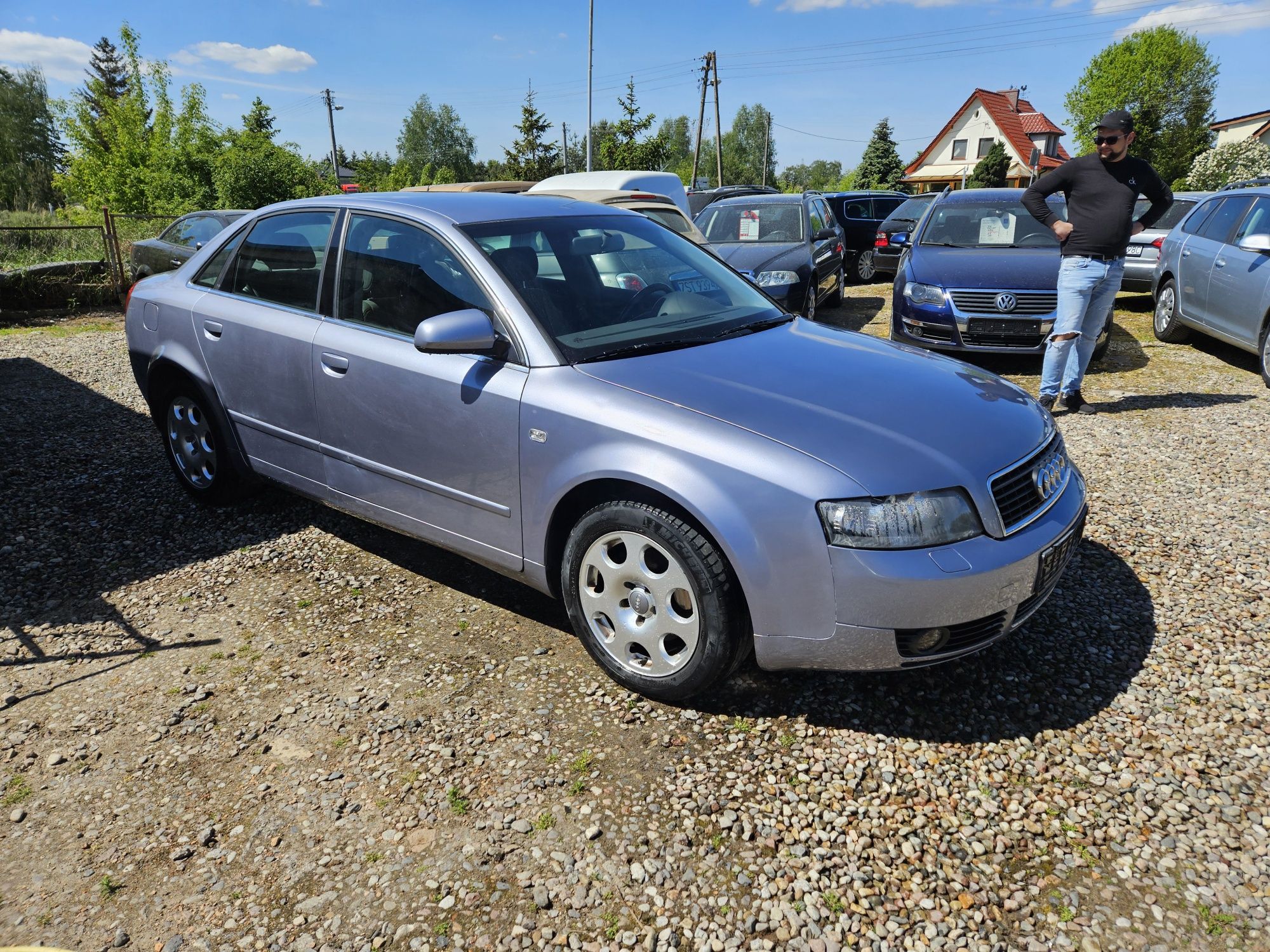 Audi a4 2 litry benzyna sprowadzona niski przebieg