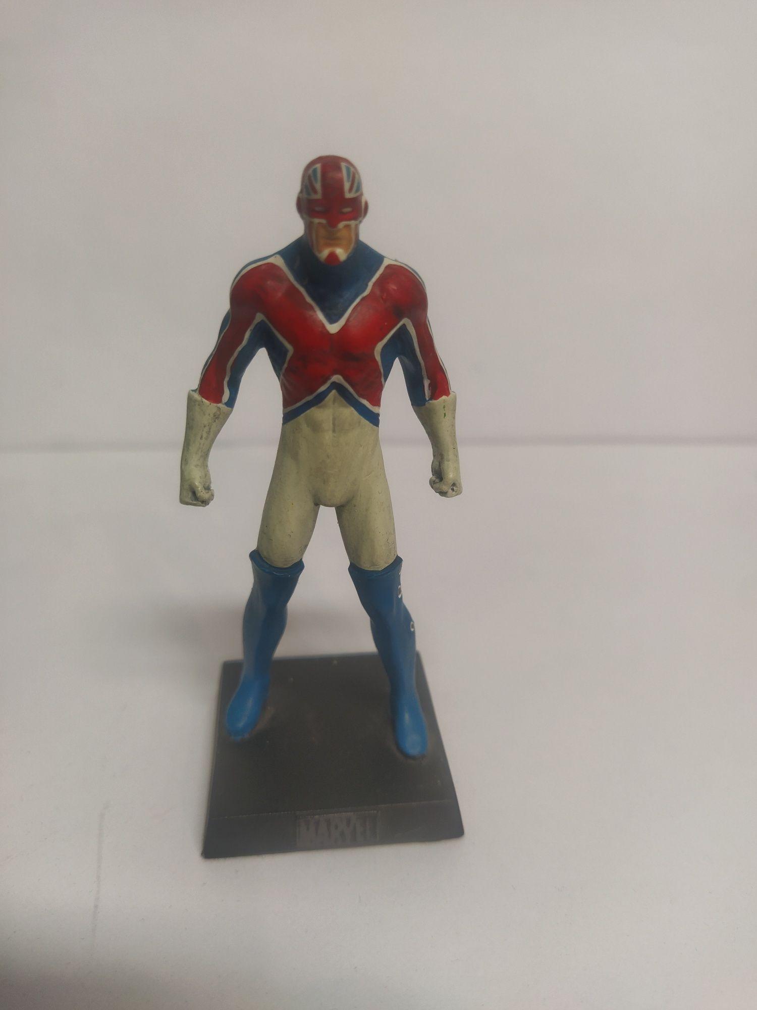 Captain Britain figurka z kolekcji Marvel Classic Eaglemoss