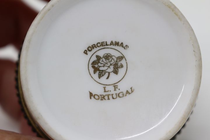 Caixa Porcelana Portuguesa Louças Falcão L. F. Rosa Pintada à Mão