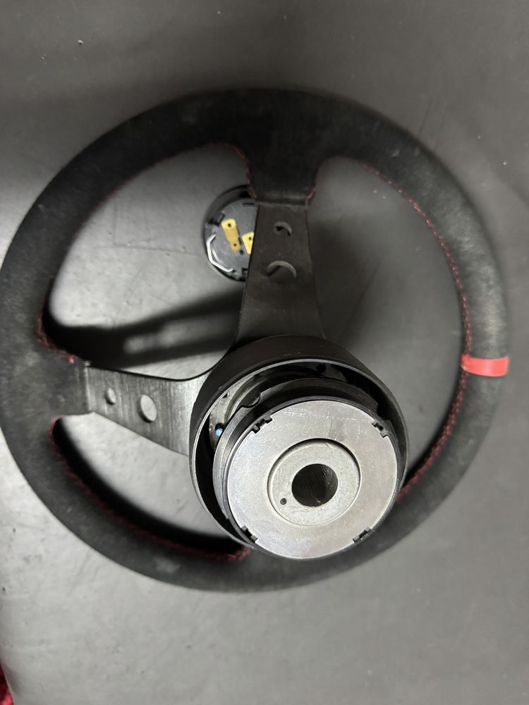 Volante OMP + cubo renault em alcantra