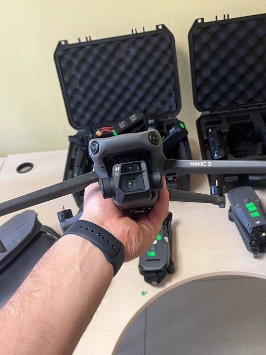DJI Mavic 3 – тушка з АКБ, всього 58 хв нальоту