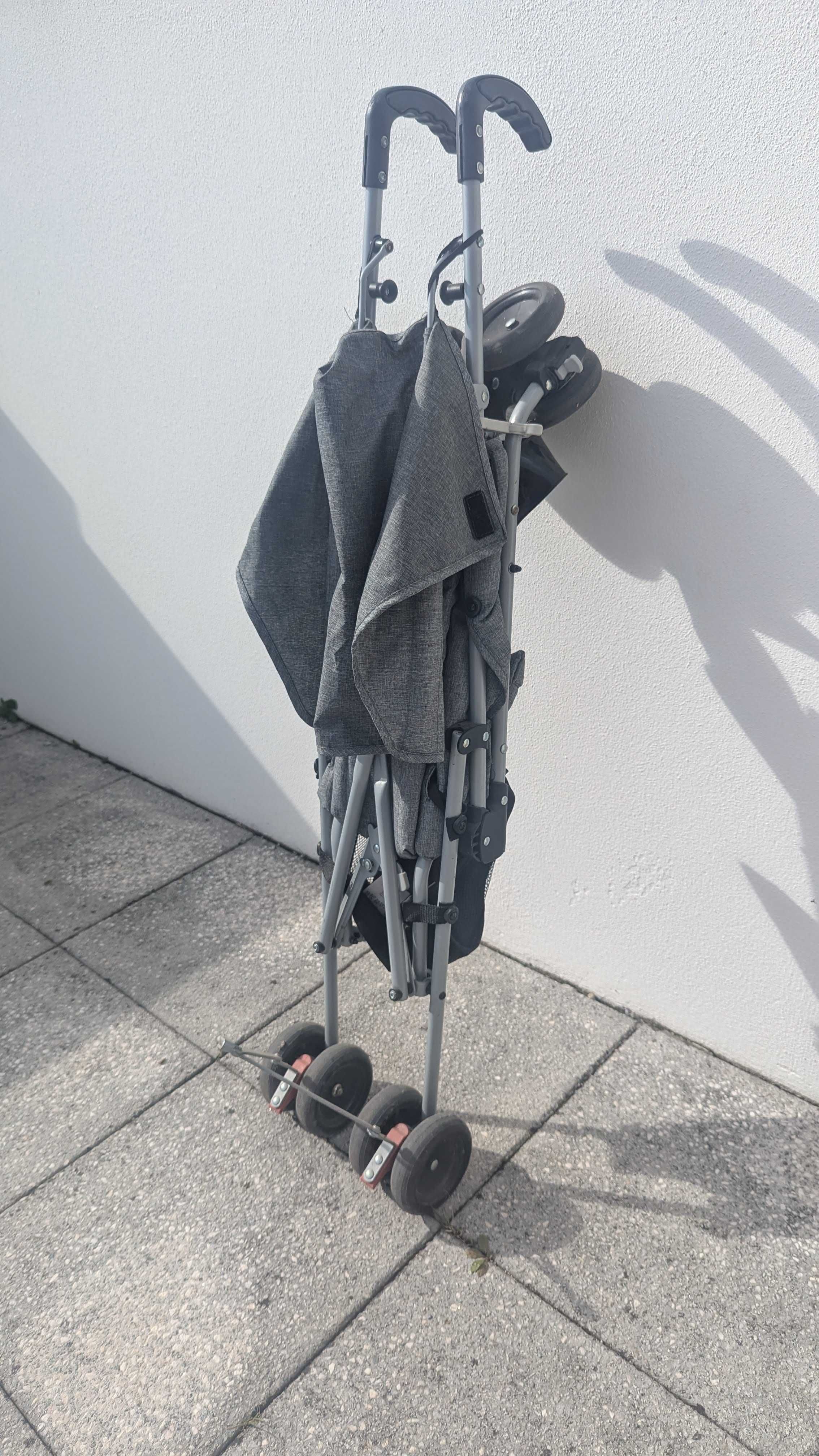 Carrinho de Passeio Bébés