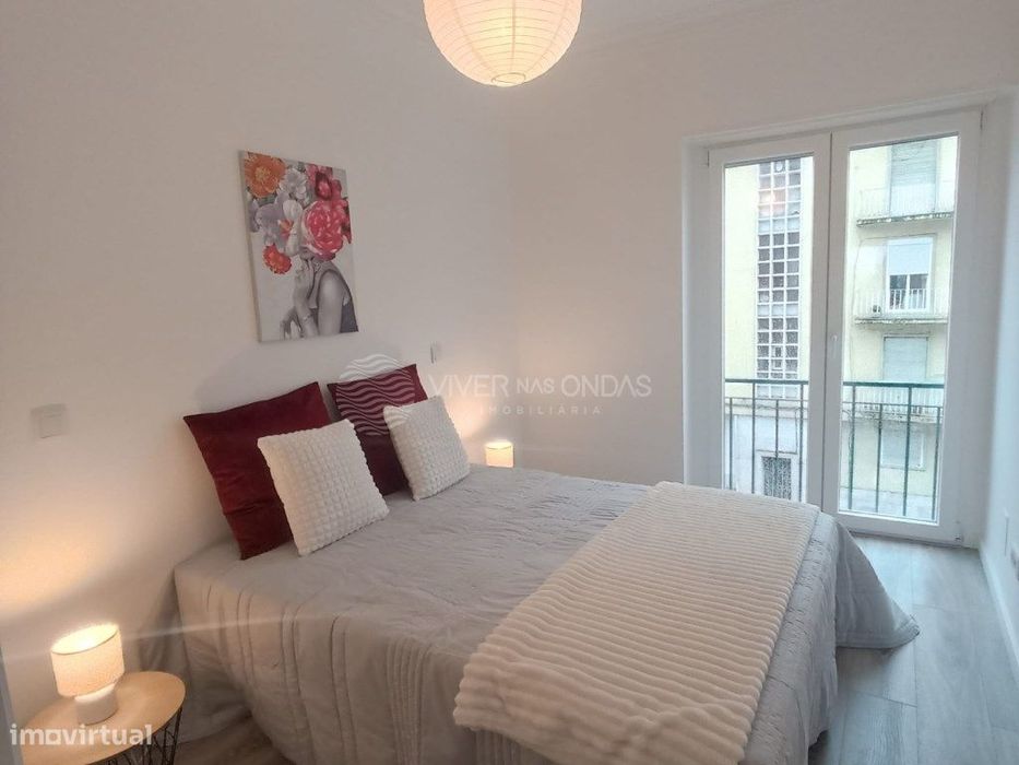 Apartamento T3 totalmente remodelado, na Penha de França