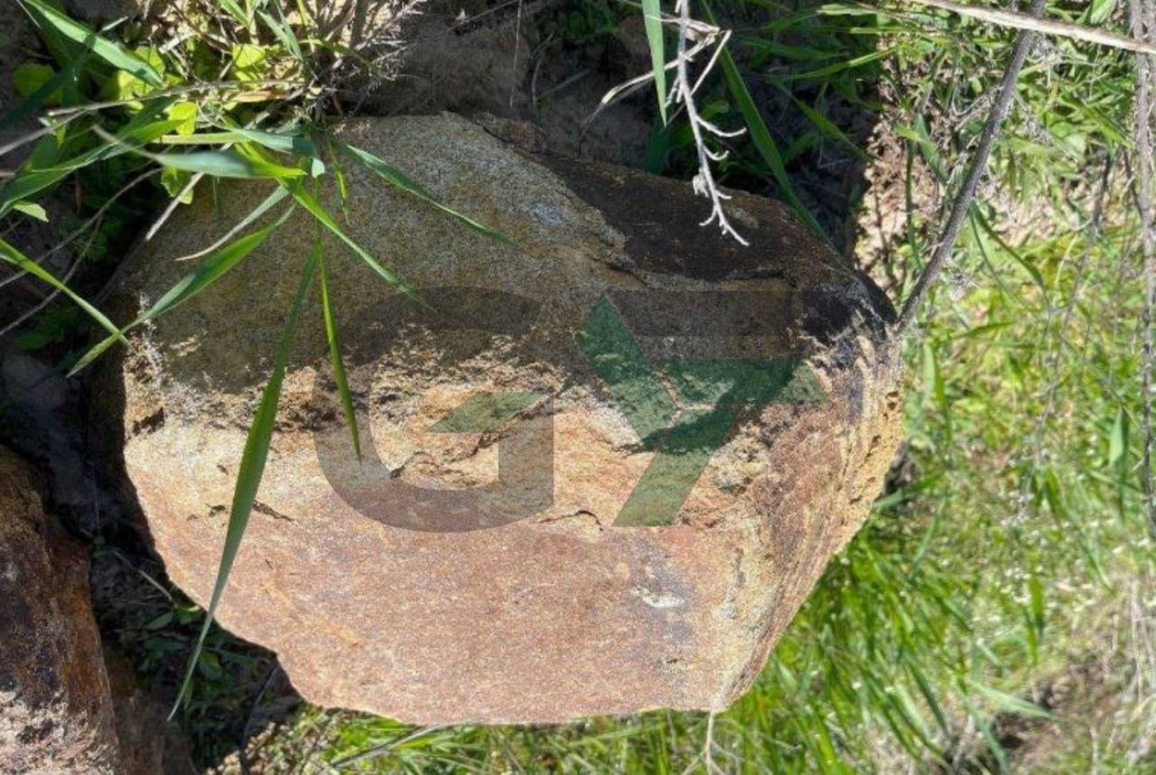 Валун кам'яний, природній камінь для ландшафтного дизайну, обапол
