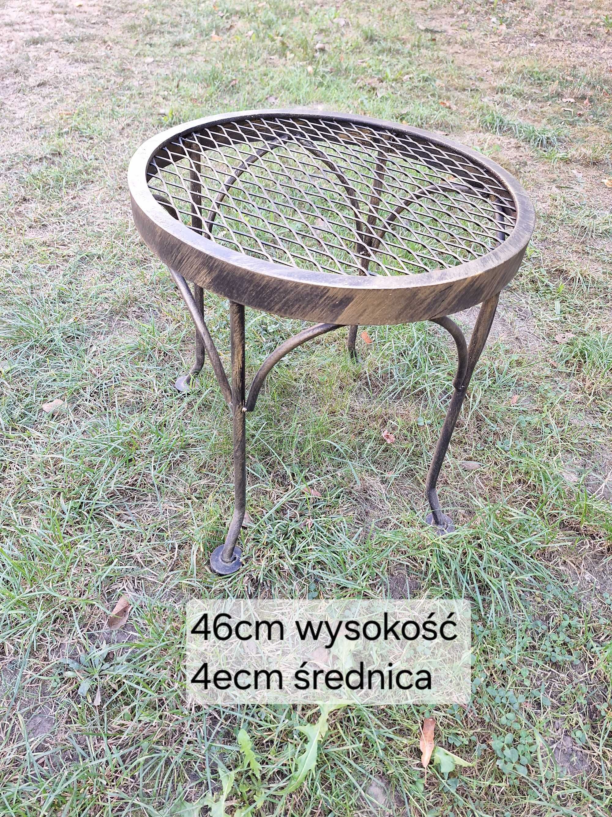 metalowy spawany stolik ręczna robota