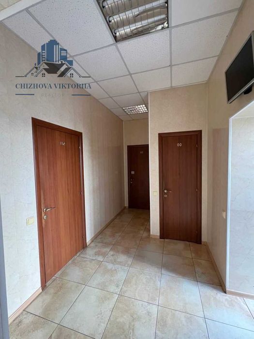 Продам офисное момещение. Отличная локация. Левый берег