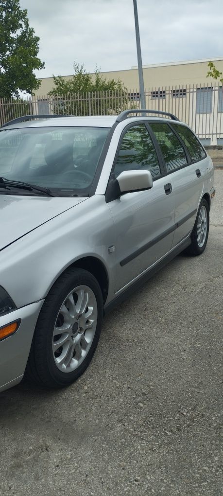 Volvo V40 1.9  CR