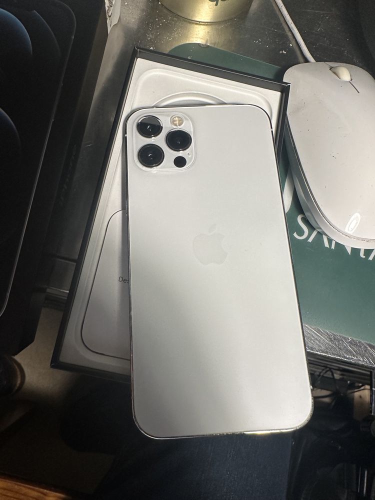 iPhone 12 Pro branco