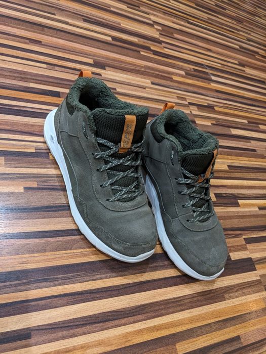 Продам  красовки SKECHERS.