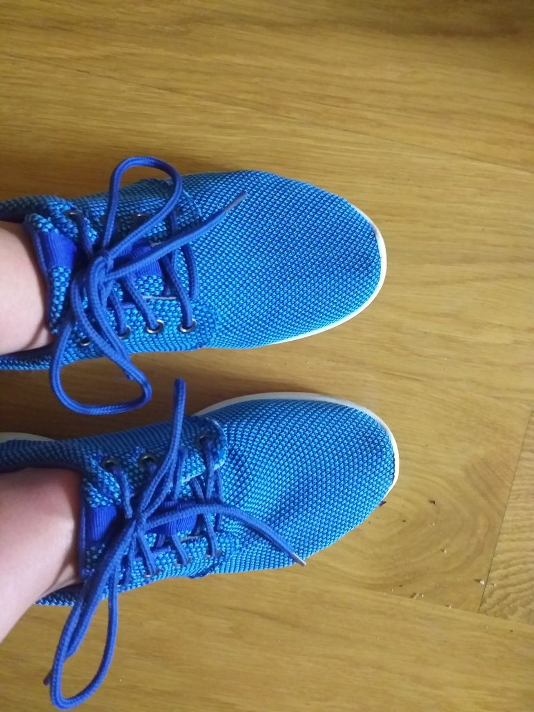 Buty sportowe r.38-39