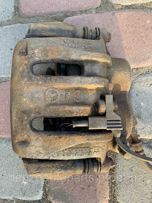 Передній правий супорт Bosch Vito W639