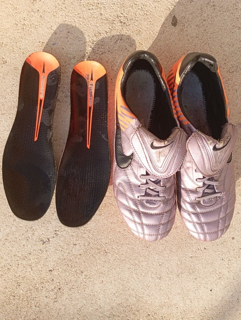 Nike Elite Tiempo Legend Mundial 2010
