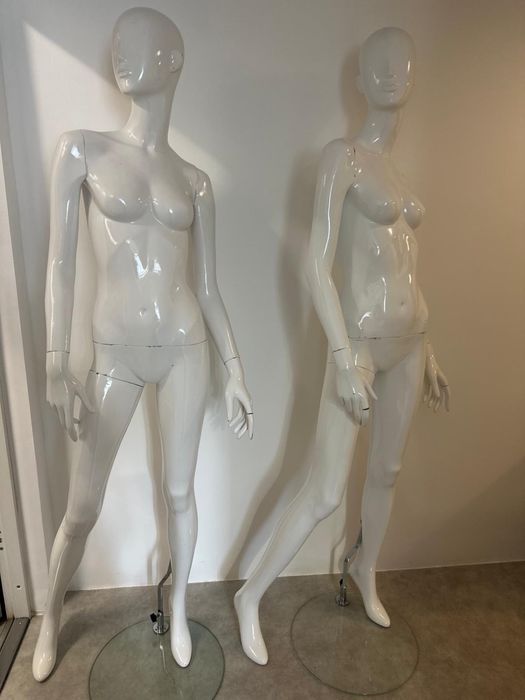 Manekin damski calopostaciowy / Biały połysk