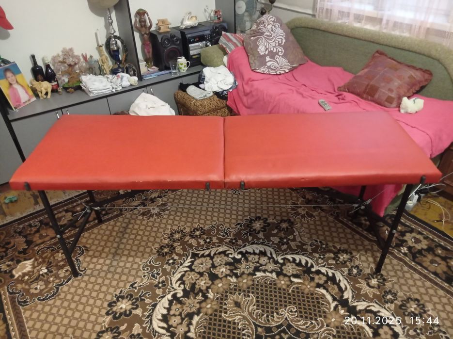 Кровать(кушетка) разклодная.