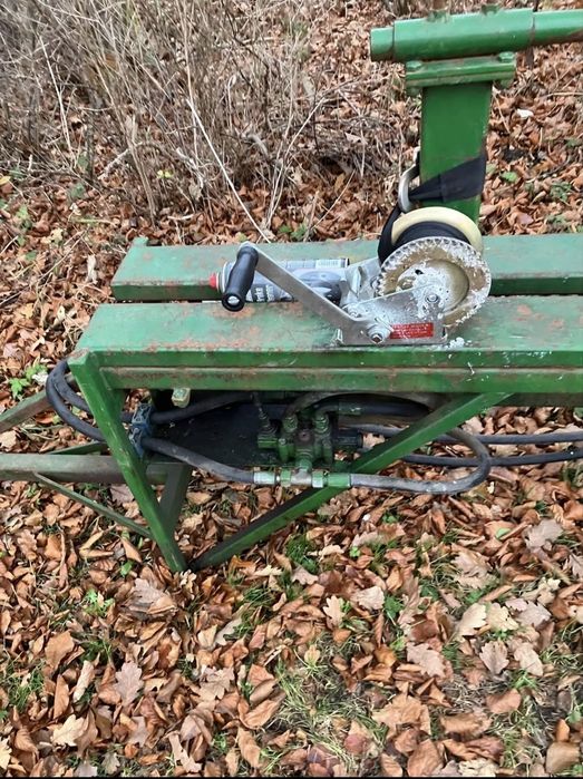 Maszyna do pakowania choinek w siatkę