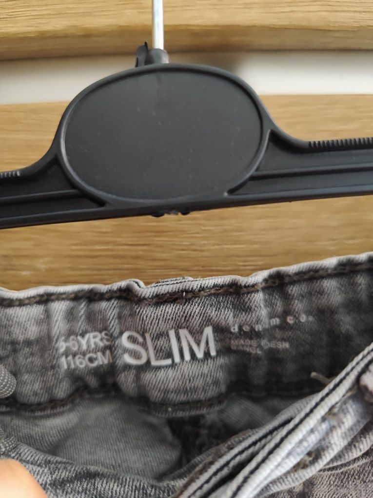 Nowe krótkie spodenki szorty jeansowe Primark 116