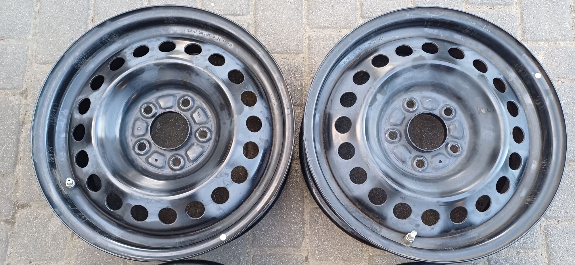 Felgi stalowe MITSUBISHI 6,5x16 , rozstaw śrub 5x114,3 , ET 46.