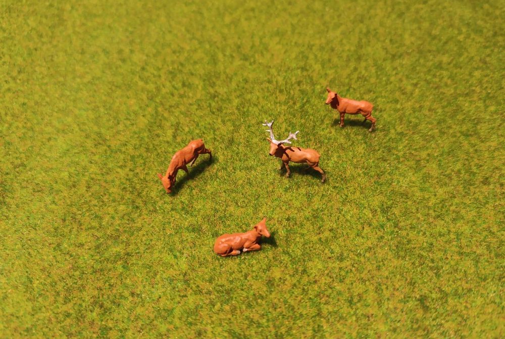 Jelenie, sarny (zwierzyna leśna); skala 1:87; H0