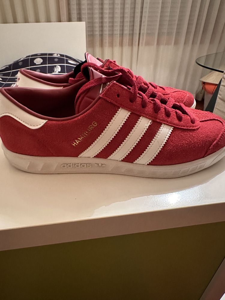 Sapatilhas Adidas Hamburg vermelhas