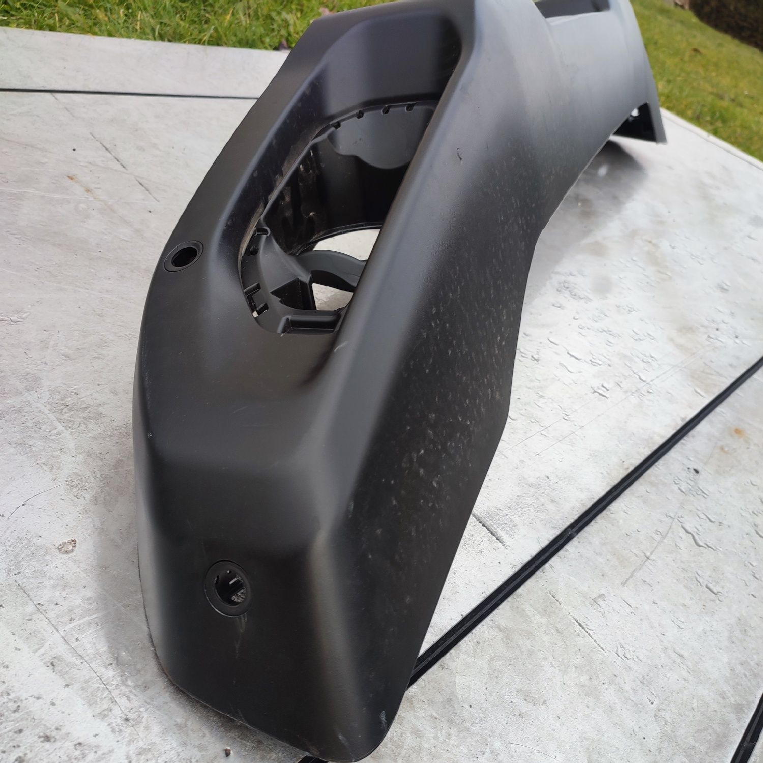 Zderzak przedni Jeep Wrangler JL z PDC