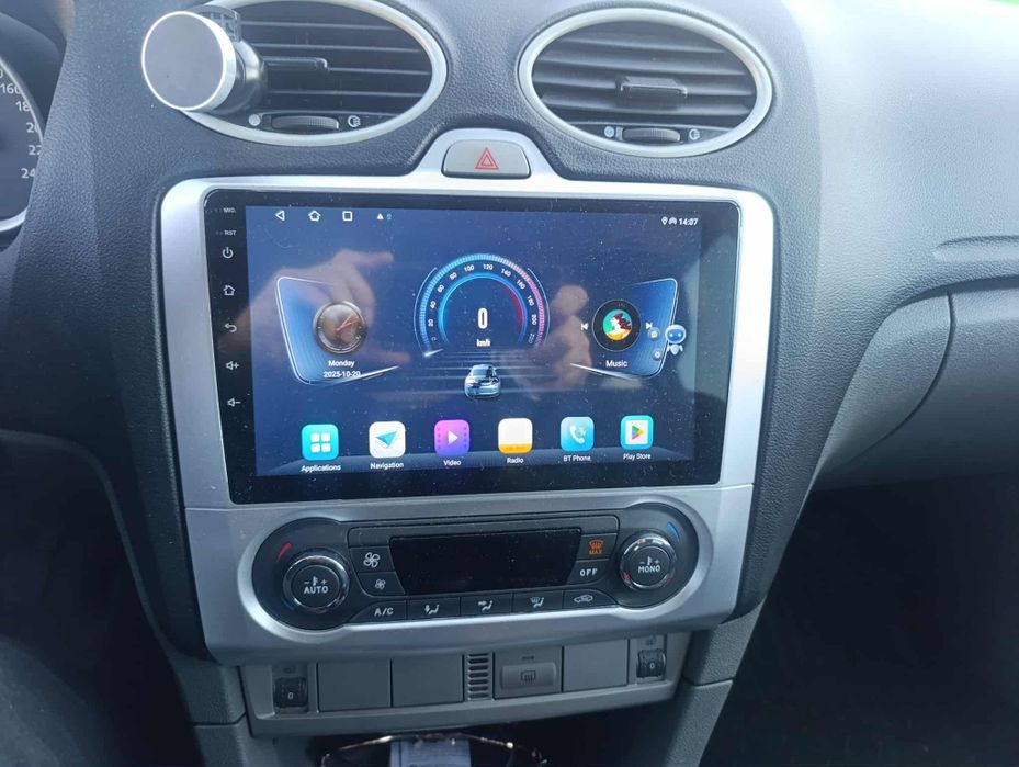 Fokus Mk2 Lift 2010Rok, Nawigacja