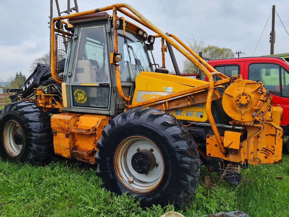 ciągnik zrywkowy jcb fastrak