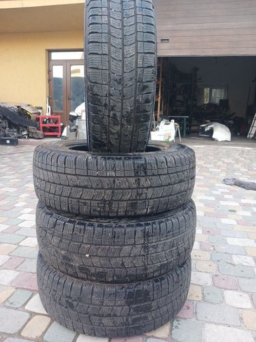 Резина 215 65 16c