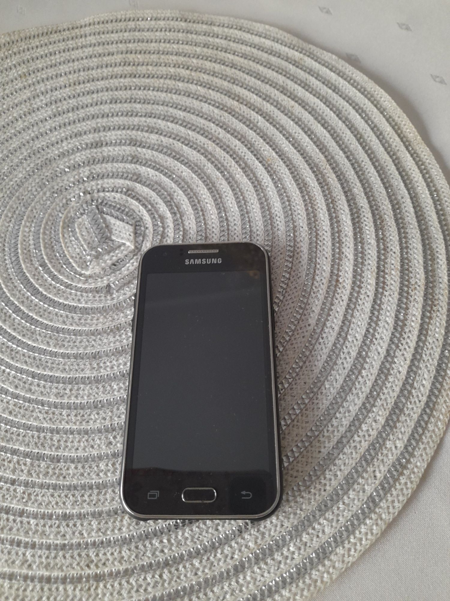 Samsung  GALAXY J 1