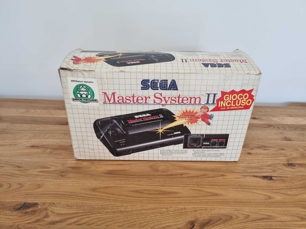 Sega Master System II w pudełku