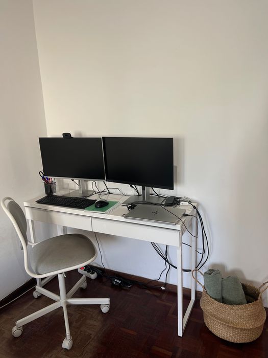 Secretária Ikea Besta Burs